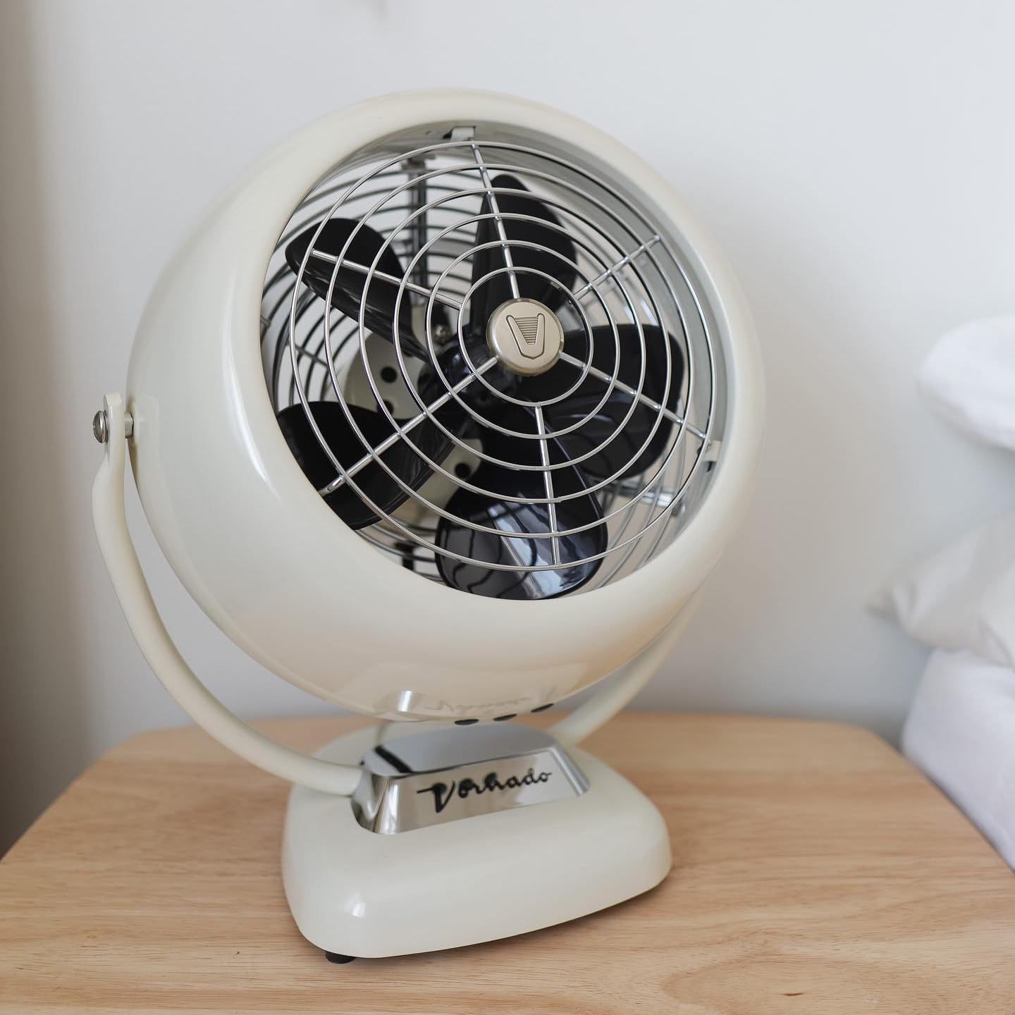 Vornado VFAN™ Vintage Fan, Retro Metal Air Circulator for Cooling & Décor, 3 Speed Settings, Adjustable Tilt, Powerful Airflow, Durable Construction, Manual Dial Control, Vintage White