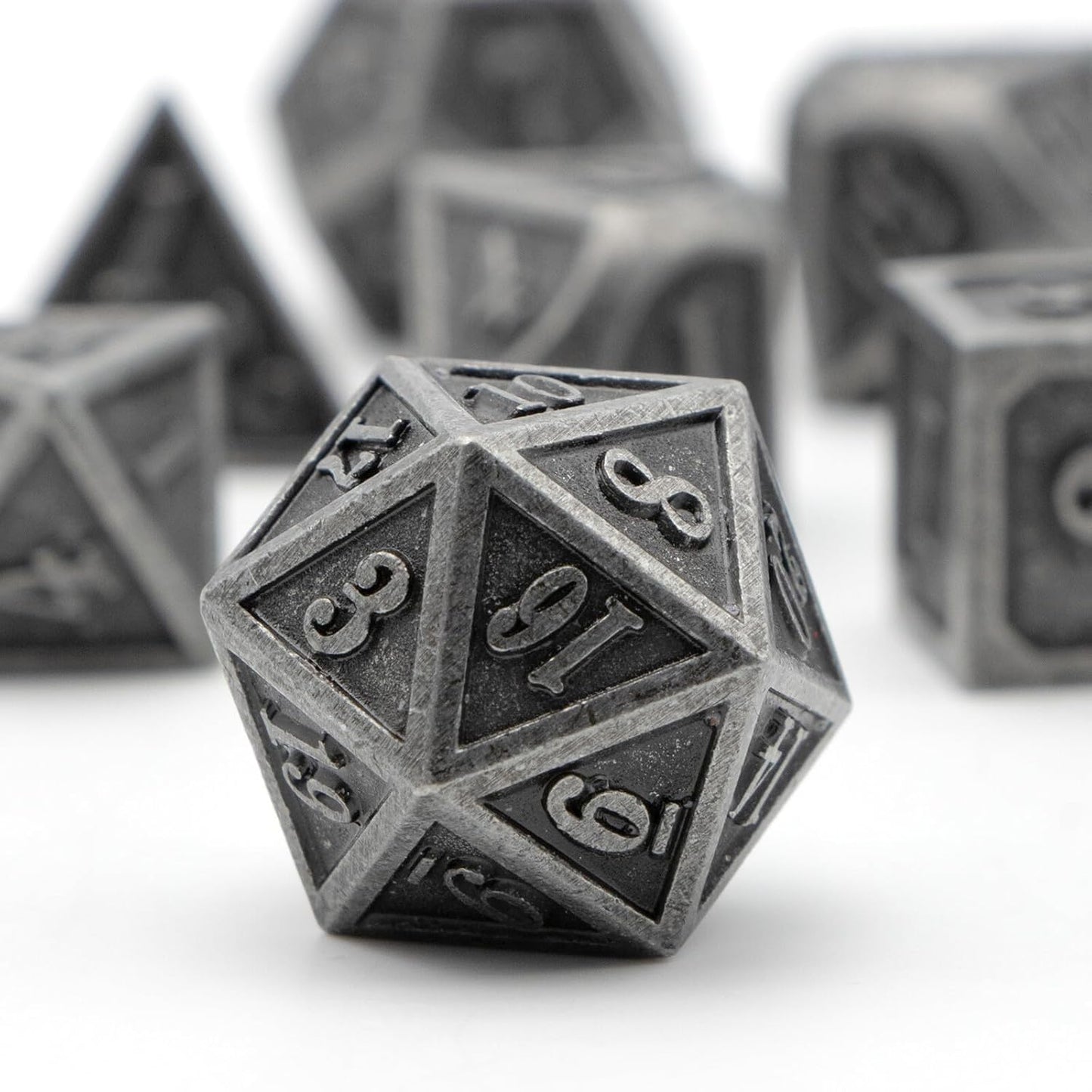 Metal Dice Set, HNCCESG Polyhedral D&D Dice for Dungeons and Dragons RPG DND Dice for Role Playing MTG Tabletop Gaming Shadowrun Pathfinder 7PCS D20 D12 D10 D8 D6 D4（Ancient Silver）