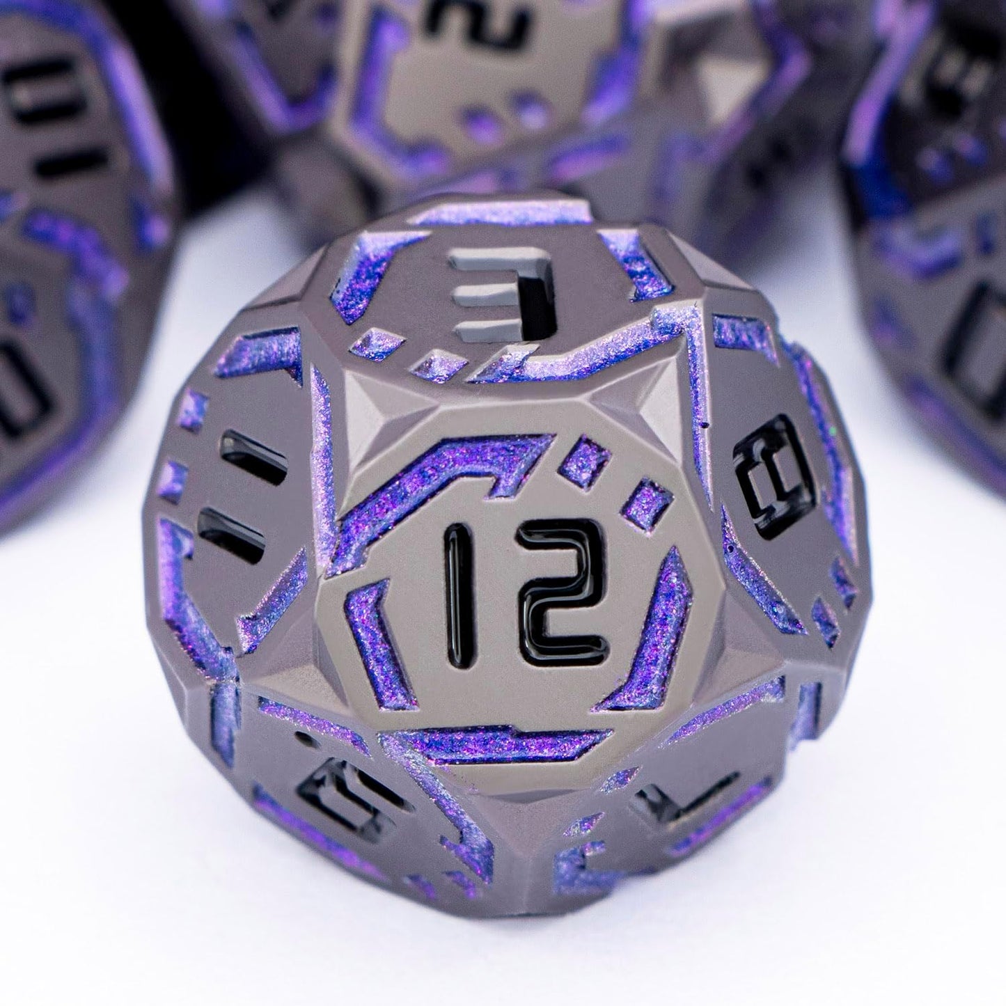 Metal DND Sci-fi Dice Set 7PCS Stripe Polyhedral Dice for Dungeons Dragons RPG Role Playing Game, Glitter D and D Dice with Gift Box D6 D8 D10 D12 D20 (Black Purple) ﻿