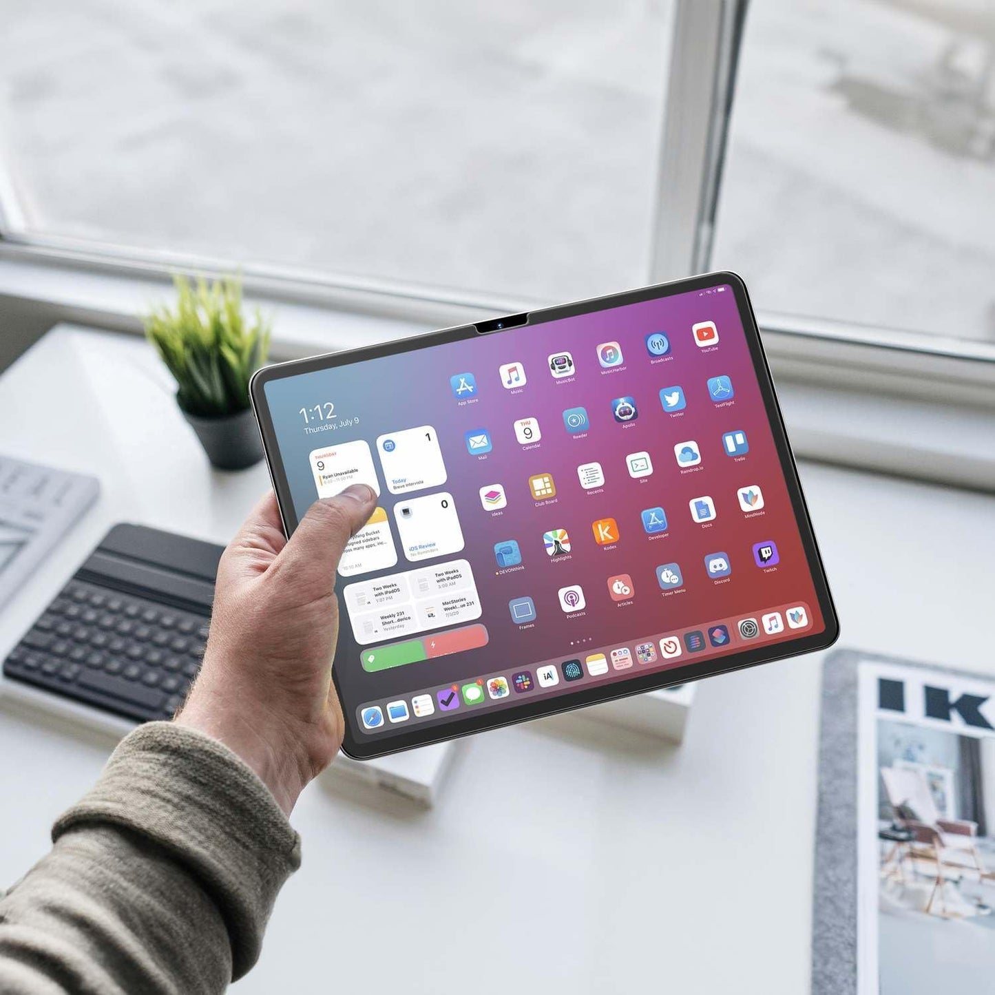 FLOLAB ONETIME NanoArmour Anti-Glare Screen Protector for iPad Air 13 Inch 2024 Anti-Fingerprint Tempered Glass, TruColor, Matte, Easy Install, Bubble Free, Dust Free, Smooth as Butter, Durable