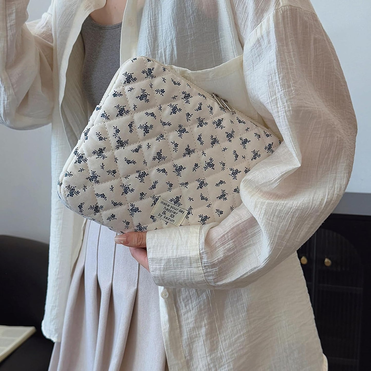 Puffy Laptop Sleeve 13-15.6 Inch Cute Quilted Laptop Protective Case Padded Floral Computer Sleeve for MacBook (A-Light Blue, 11 Inch)