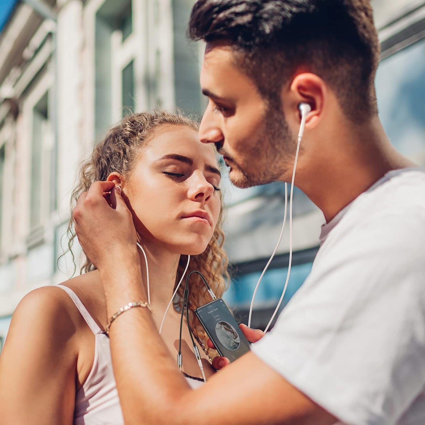 UGREEN Headphone Splitter 3.5mm Audio Stereo Y Splitter Aux Extension Cable Male to Female Dual Headphone Jack Adapter for Earphone Compatible with Switch 2/PS4/PS5 iPhone iPad, Tablet, Laptop, 7.87"