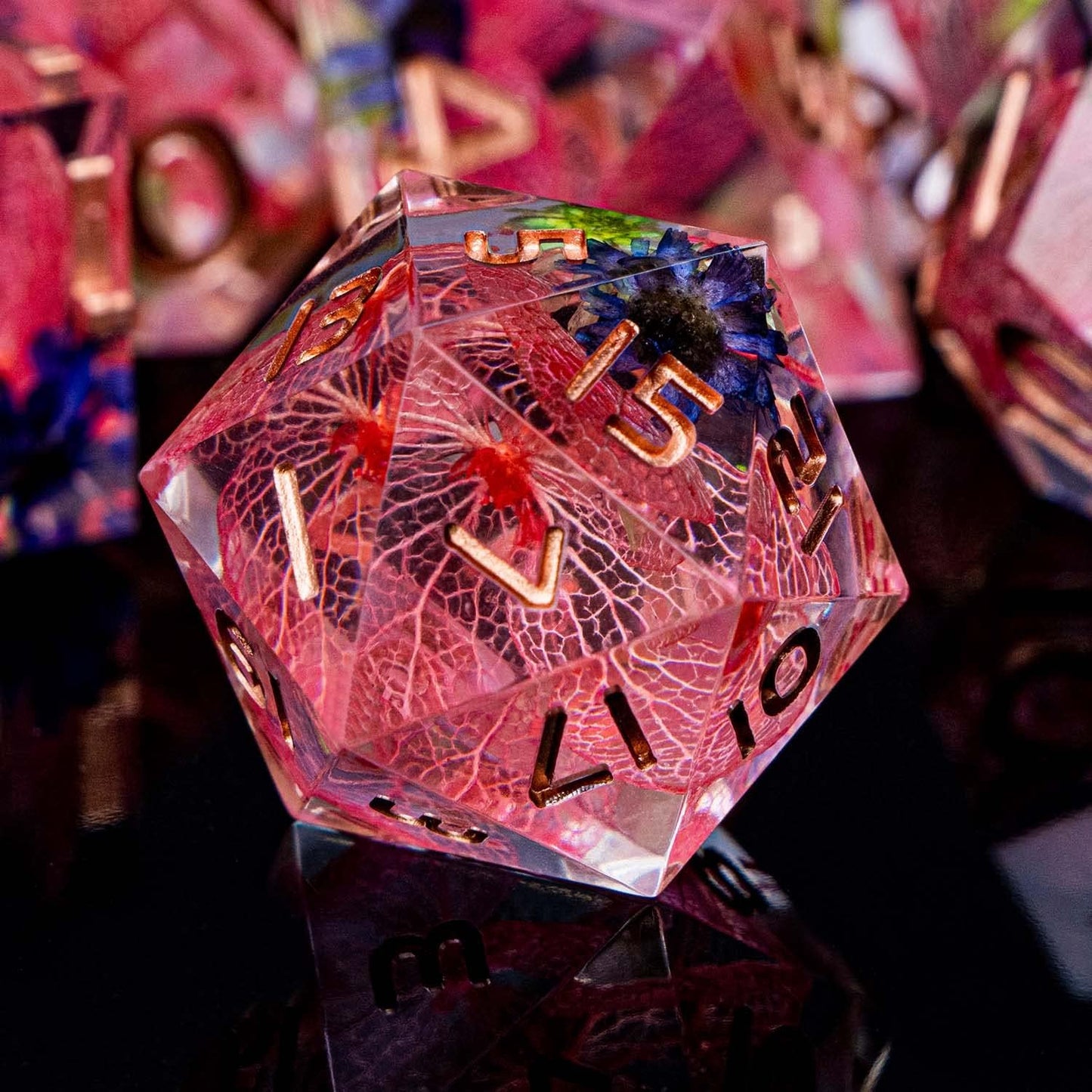 ARUOHHA DND Resin Dice Translucent Pink Leaf Sharp Edged Dragons Dice Set with Box, 7pcs Flower Inclusions Polyhedral Dungeons D and D Dice RPG Role Playing Game D20 D12 D10 D8 D6 D4