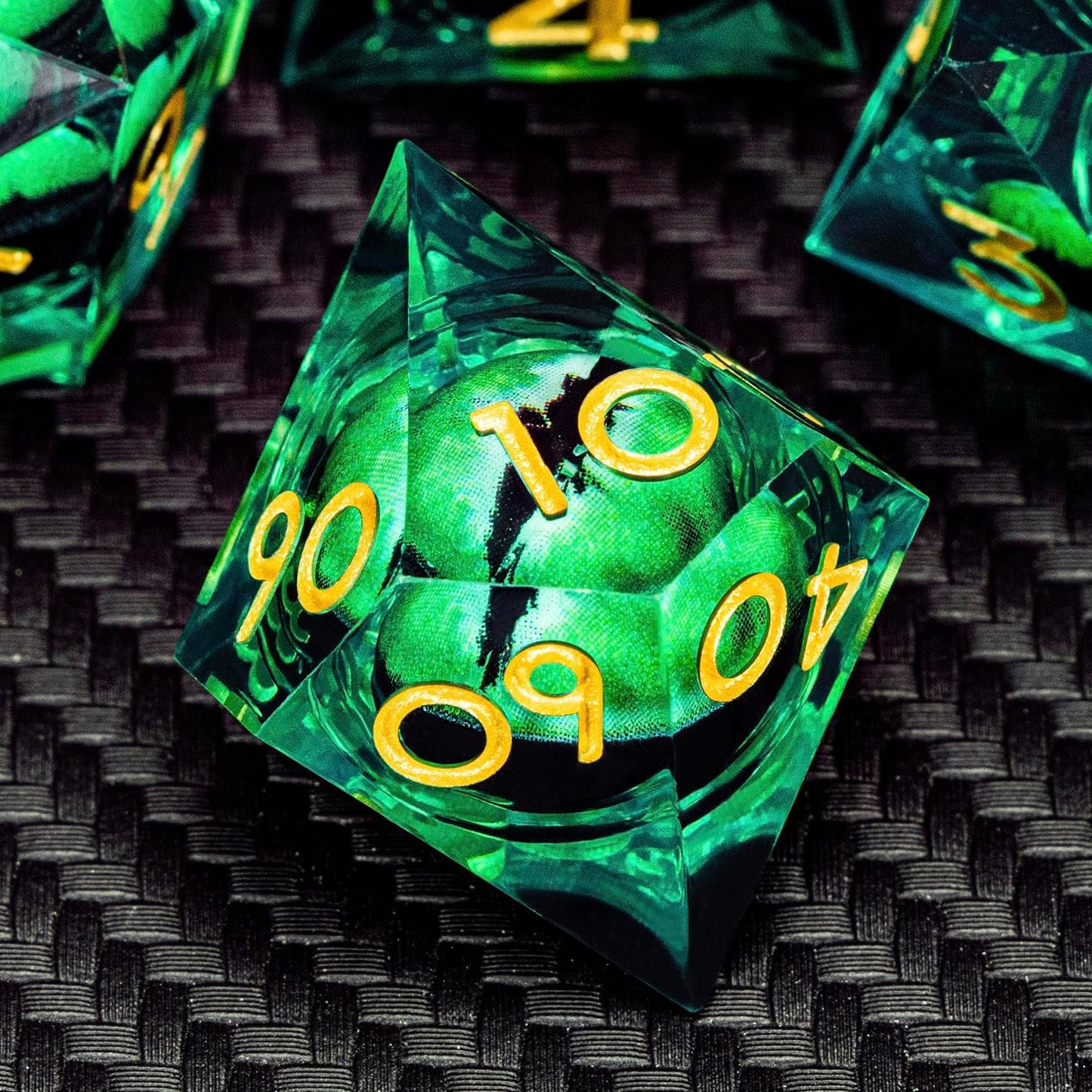 ARUOHHA DND Resin Dice Dragon Eye Dice Liquid Core Green Sharp Edged Dice Set with Gift Box, Dungeons Polyhedral D and D Dice Set Compatible with D&D Role Playing Game D20 D12 D10 D8 D6