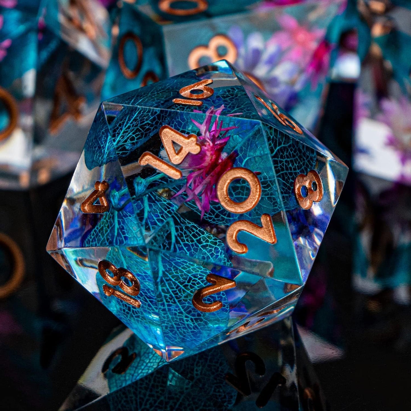 ARUOHHA DND Resin Dice Translucent Sharp Edged Dragons Dice Set, 7pcs Flower Leaf Polyhedral Dungeons D and D Dice RPG Role Playing Game D20 D12 D10 D8 D6 D4